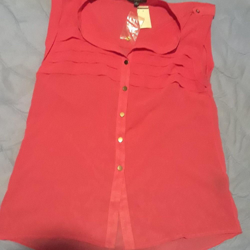 NWT shinestar sheer cut off top